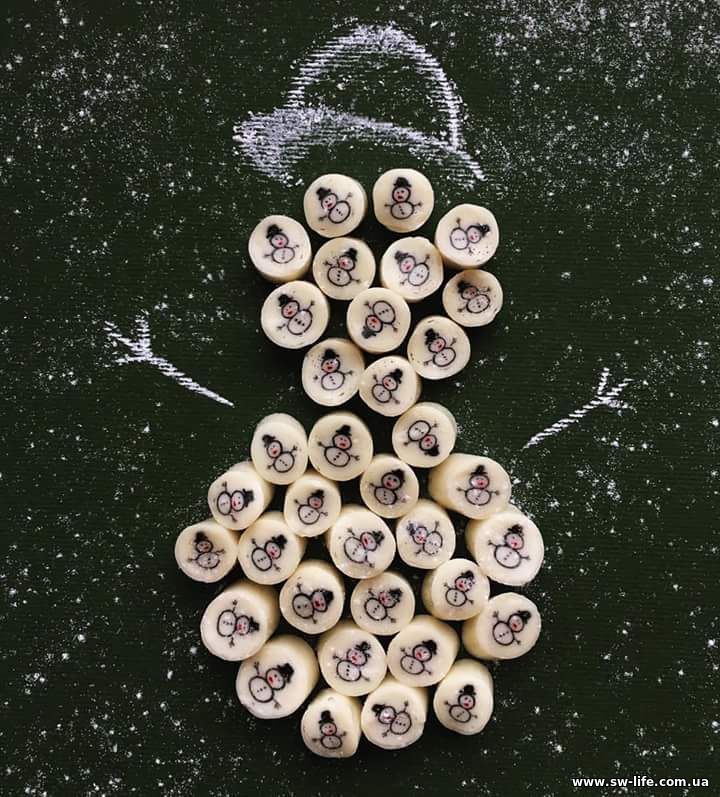 С первым снегом:)